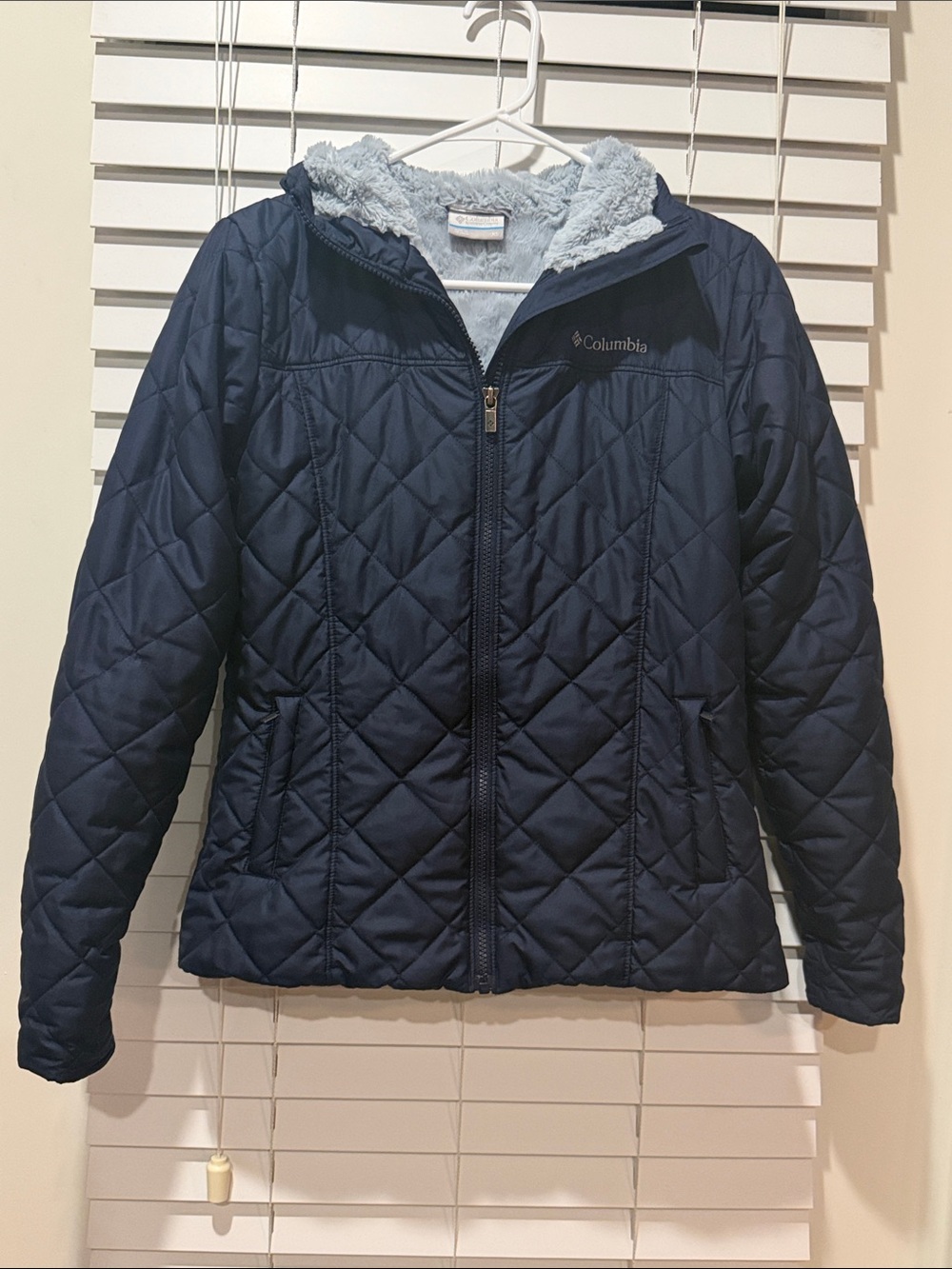 Columbia Navy Quilted Puffer Jacket with Light Blue Hood Lining - Size XS - Navy